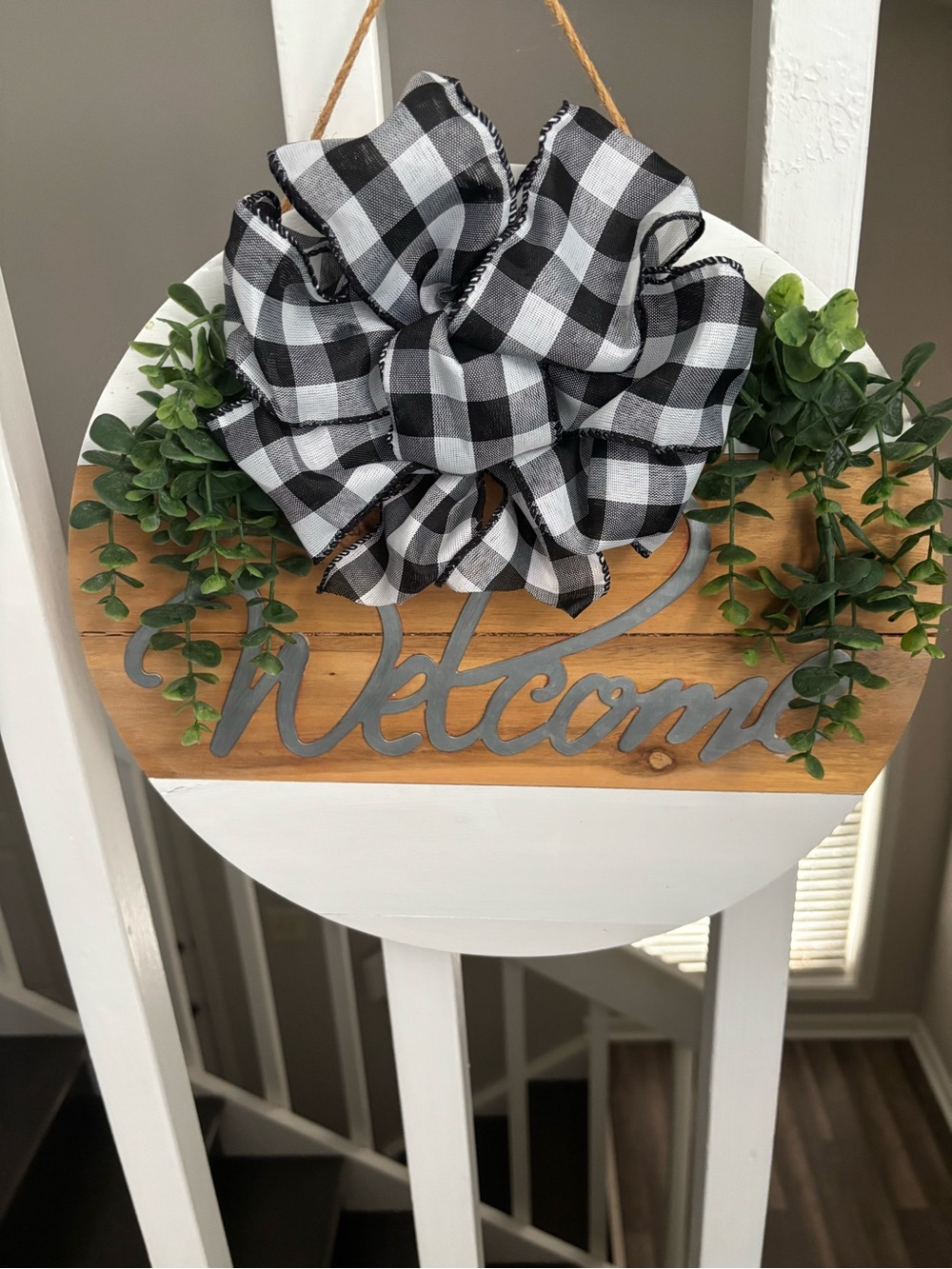 Welcome Round Wood & White Plaque with Black Buffalo Check Bow